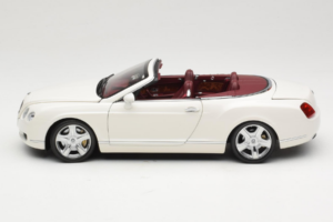 Bentley Continental GTC White Minichamps 1:18 100139032 Diecast - image 4 of 8