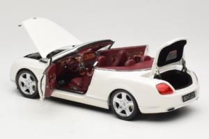 Bentley Continental GTC White Minichamps 1:18 100139032 Diecast - image 5 of 8