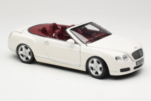 Bentley Continental GTC White Minichamps 1:18 100139032 Diecast - image 6 of 8