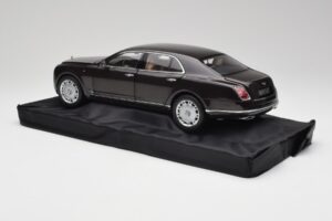 Bentley Mulsanne Burnt Oak Minichamps 1:18 100139905 Diecast - image 7 of 8