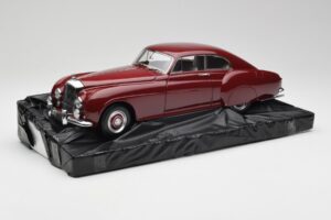 Bentley R-Type Continental Tudor Red Minichamps 1:18 100139421 Diecast