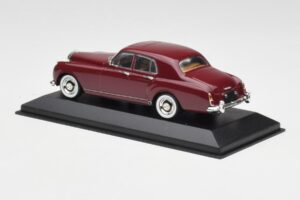 Bentley S1 Continental Flying Spur Cream Minichamps 1:43 436139551 Diecast - image 3 of 4