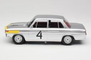 BMW 1800 TiSA #4 J. Ickx / J. van Ophem 24 Hours of Spa 1965 Winners Minichamps 1:18 107652504 Resin - image 3 of 6