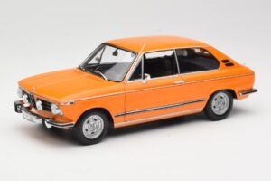 BMW 2000 Tii Touring Orange Minichamps 1:18 80430145824 Diecast