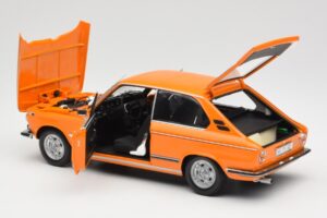 BMW 2000 Tii Touring Orange Minichamps 1:18 80430145824 Diecast - image 5 of 8