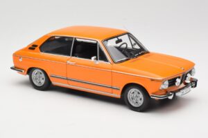 BMW 2000 Tii Touring Orange Minichamps 1:18 80430145824 Diecast - image 6 of 8