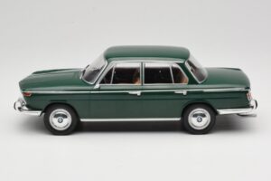 BMW 2000 121 Green MCG 1:18 MCG18542 Diecast - image 3 of 6