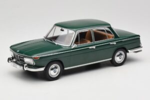 BMW 2000 121 Green MCG 1:18 MCG18542 Diecast