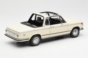 BMW 2002 Baur Cabriolet E10 Chamonix White AUTOart 1:18 70532 Diecast - image 3 of 8