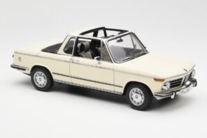 BMW 2002 Baur Cabriolet E10 Chamonix White AUTOart 1:18 70532 Diecast - image 6 of 8