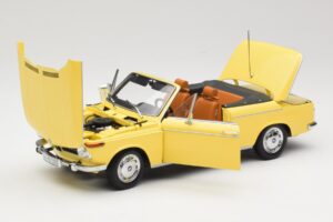 BMW 2002 Cabriolet Bright Green Minichamps 1:18 80430145820 Diecast - image 2 of 8