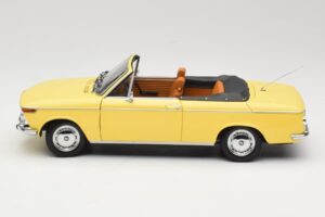 BMW 2002 Cabriolet Bright Green Minichamps 1:18 80430145820 Diecast - image 4 of 8