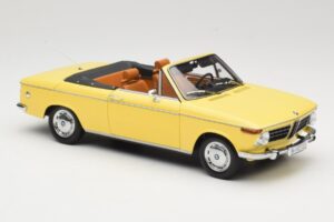 BMW 2002 Cabriolet Bright Green Minichamps 1:18 80430145820 Diecast - image 6 of 8