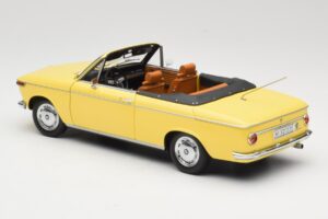 BMW 2002 Cabriolet Bright Green Minichamps 1:18 80430145820 Diecast - image 7 of 8