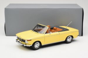 BMW 2002 Cabriolet Bright Green Minichamps 1:18 80430145820 Diecast - image 8 of 8