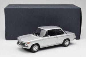 BMW 2002tii Silver AUTOart 1:18 80430151479 Diecast - image 8 of 8