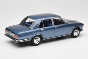 BMW 2500 E3 Blue Metallic BoS Models 1:18 BOS030 Resin - image 2 of 6