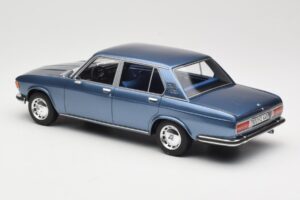 BMW 2500 E3 Blue Metallic BoS Models 1:18 BOS030 Resin - image 5 of 6