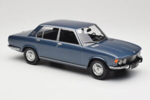 BMW 2500 E3 Blue Metallic Minichamps 1:18 155029200 Diecast - image 4 of 6