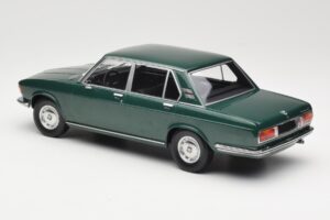 BMW 2500 E3 Green Metallic Minichamps 1:18 155029201 Diecast - image 5 of 6