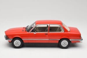 BMW 316 E21 Red Minichamps 1:18 107024100 Resin - image 3 of 6