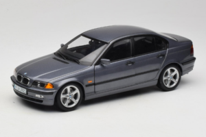 BMW 318i E46 Grey Metallic Dealer Edition UT Models 1:18 80430028459 Diecast