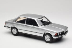 BMW 320 E21 Silver Minichamps 1:18 107024200 Resin - image 4 of 6
