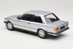 BMW 323i E21 Silver Minichamps 1:18 155026001 Diecast - image 5 of 6