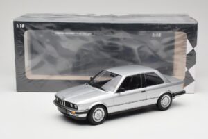 BMW 323i E21 Silver Minichamps 1:18 155026001 Diecast - image 6 of 6