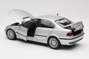 BMW 330i E46 Silver UT 1:18 80430302328 Diecast - image 5 of 8