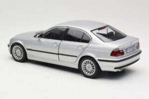 BMW 330i E46 Silver UT 1:18 80430302328 Diecast - image 7 of 8