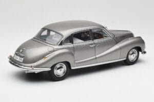 BMW 502 2.6 Luxus Silver Beige Metallic AUTOart 1:18 70591 Diecast - image 3 of 8