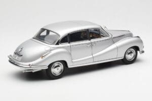BMW 502 2.6 Luxus Super Silver AUTOart 1:18 70593 Diecast - image 3 of 8