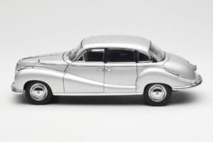 BMW 502 2.6 Luxus Super Silver AUTOart 1:18 70593 Diecast - image 4 of 8