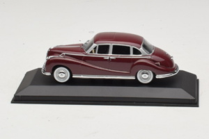 BMW 502 V8 Dark Red Minichamps 1:43 430022402 Diecast