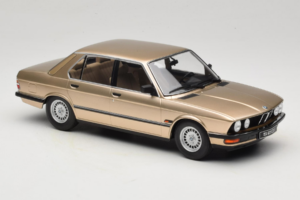 BMW 520i E28 Gold Metallic IXO 1:18 18CMC184 Diecast - image 4 of 6