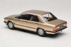 BMW 520i E28 Gold Metallic IXO 1:18 18CMC184 Diecast - image 5 of 6