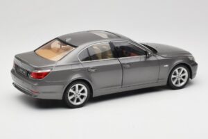 BMW 530i E60 Grey Metallic Revell 1:18 08841 Diecast - image 3 of 8