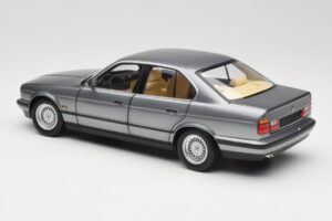BMW 535i E34 Grey Metallic Minichamps 1:18 100024008 Diecast - image 7 of 8