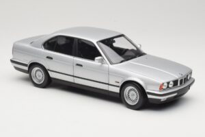 BMW 535i E34 Silver Minichamps 1:18 100024005 Diecast - image 6 of 8