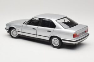 BMW 535i E34 Silver Minichamps 1:18 100024005 Diecast - image 7 of 8