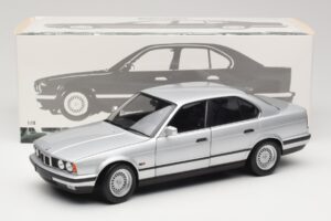 BMW 535i E34 Silver Minichamps 1:18 100024005 Diecast - image 8 of 8