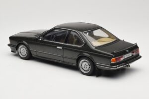 BMW 635 CSi E24 Malachit Green Metallic AUTOart 1:18 70522 Diecast - image 7 of 8