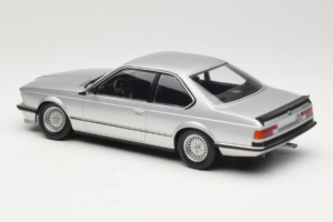 BMW 635 CSi E24 Silver Minichamps 1:18 155028107 Diecast - image 5 of 6