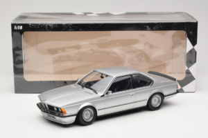 BMW 635 CSi E24 Silver Minichamps 1:18 155028107 Diecast - image 6 of 6