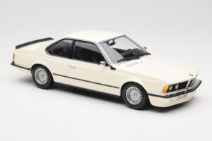 BMW 635 CSi E24 White Minichamps 1:18 155028102 Diecast - image 4 of 6