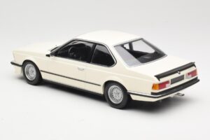 BMW 635 CSi E24 White Minichamps 1:18 155028102 Diecast - image 5 of 6