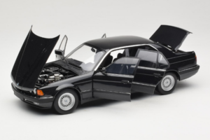 BMW 730i E32 Black Metallic Minichamps 1:18 100023002 Diecast - image 2 of 8