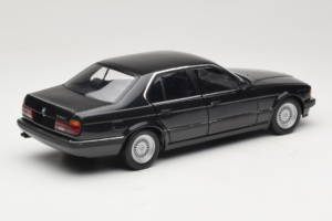 BMW 730i E32 Black Metallic Minichamps 1:18 100023002 Diecast - image 3 of 8