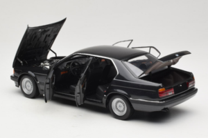 BMW 730i E32 Black Metallic Minichamps 1:18 100023002 Diecast - image 5 of 8
